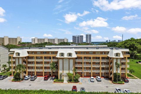 Condo in North Palm Beach, Florida, 2 bedrooms  № 2173096 - photo 24