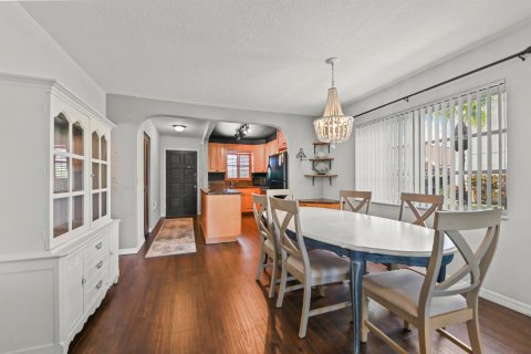 Condo in North Palm Beach, Florida, 2 bedrooms  № 2173096 - photo 11