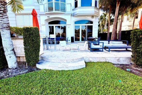 Adosado en alquiler en Aventura, Florida, 4 dormitorios, 297.29 m2 № 2039170 - foto 2