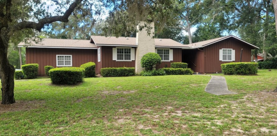 House in Keystone Heights, Florida 3 bedrooms, 241.27 sq.m. № 770529