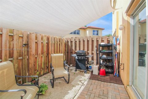 House in Homestead, Florida 3 bedrooms, 108.6 sq.m. № 1700646 - photo 11