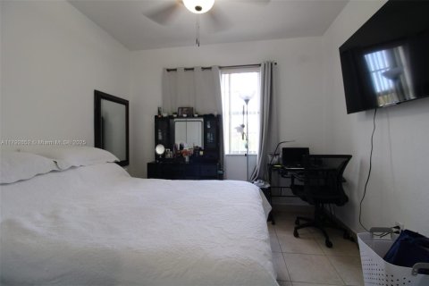House in Homestead, Florida 3 bedrooms, 108.6 sq.m. № 1700646 - photo 19