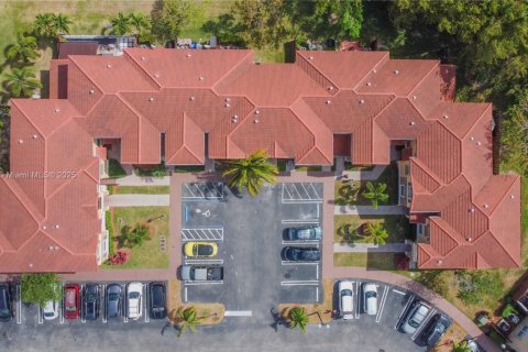 House in Homestead, Florida 3 bedrooms, 108.6 sq.m. № 1700646 - photo 25