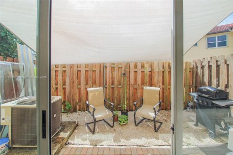 House in Homestead, Florida 3 bedrooms, 108.6 sq.m. № 1700646 - photo 10