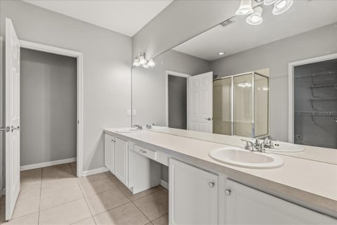 Condo in Orlando, Florida, 3 bedrooms № 2100901 - photo 24
