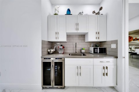 Купить виллу или дом в Майами, Флорида 4 спальни, 186.83м2, № 2050780 - фото 14