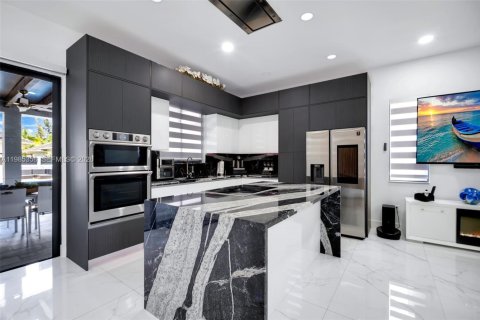 Купить виллу или дом в Майами, Флорида 4 спальни, 186.83м2, № 2050780 - фото 23