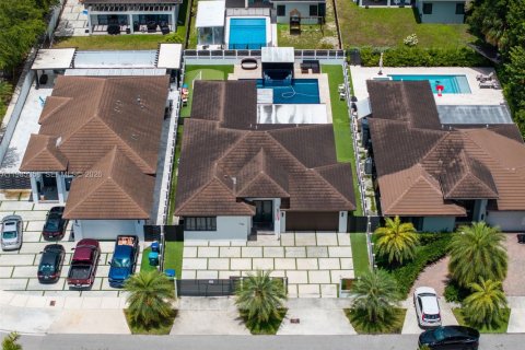 Купить виллу или дом в Майами, Флорида 4 спальни, 186.83м2, № 2050780 - фото 8