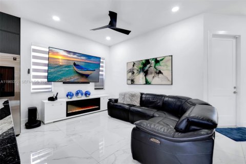 Купить виллу или дом в Майами, Флорида 4 спальни, 186.83м2, № 2050780 - фото 24