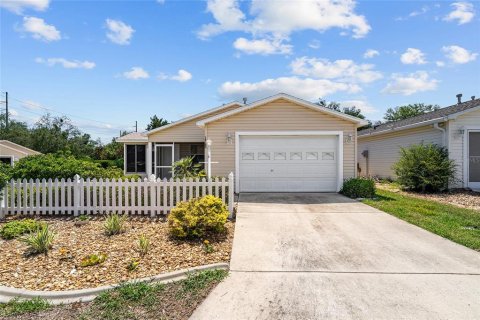 Casa en The Villages, Florida 2 dormitorios, 107.77 m2 № 2117428