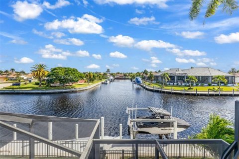 Villa ou maison à vendre à Punta Gorda, Floride: 4 chambres, 492.85 m2 № 2435214 - photo 6