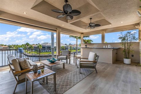 Villa ou maison à vendre à Punta Gorda, Floride: 4 chambres, 492.85 m2 № 2435214 - photo 4