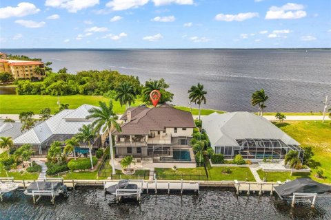 Villa ou maison à Punta Gorda, Floride 4 chambres, 492.85 m2 № 2435214
