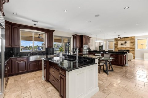 Villa ou maison à vendre à Punta Gorda, Floride: 4 chambres, 492.85 m2 № 2435214 - photo 16
