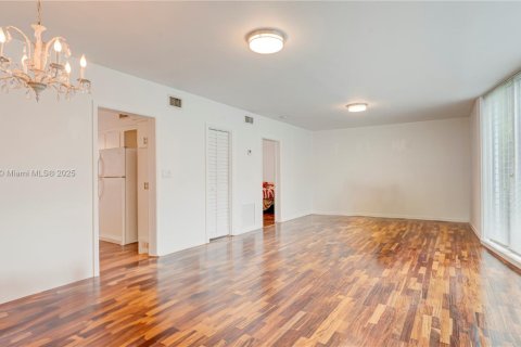 Купить кондоминиум в Бэл-Харбор, Флорида 1 спальня, 74.32м2, № 1830666 - фото 12