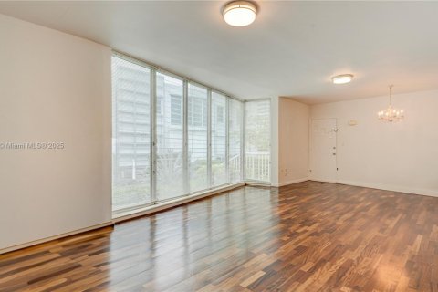Купить кондоминиум в Бэл-Харбор, Флорида 1 спальня, 74.32м2, № 1830666 - фото 8