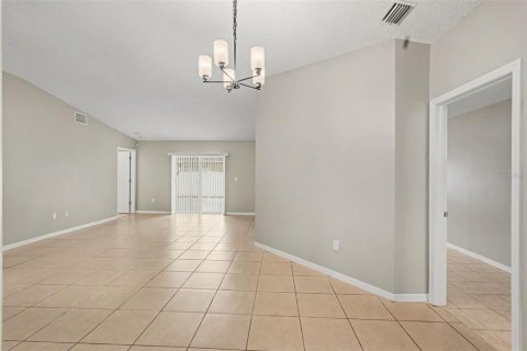 Villa ou maison à vendre à Riverview, Floride: 4 chambres, 140.38 m2 № 2410430 - photo 5