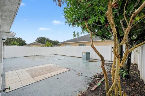 Villa ou maison à vendre à Riverview, Floride: 4 chambres, 140.38 m2 № 2410430 - photo 19