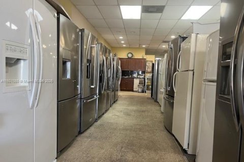 Immobilier commercial à vendre à Fort Lauderdale, Floride № 1975268 - photo 4