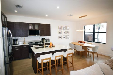 Adosado en venta en Miami Lakes, Florida, 3 dormitorios, 147.53 m2 № 1951944 - foto 21
