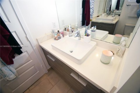 Adosado en venta en Miami Lakes, Florida, 3 dormitorios, 147.53 m2 № 1951944 - foto 14