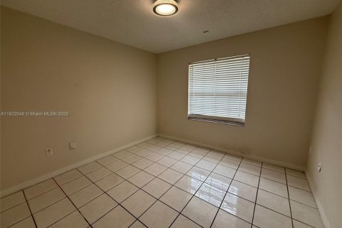 Villa ou maison à vendre à Miami, Floride: 4 chambres, 165.92 m2 № 1975977 - photo 26