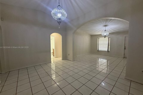 Villa ou maison à vendre à Miami, Floride: 4 chambres, 165.92 m2 № 1975977 - photo 5