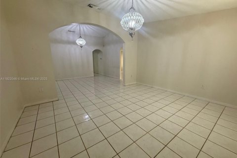 Villa ou maison à vendre à Miami, Floride: 4 chambres, 165.92 m2 № 1975977 - photo 8