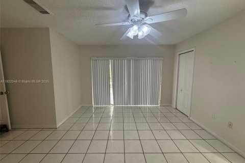 Villa ou maison à vendre à Miami, Floride: 4 chambres, 165.92 m2 № 1975977 - photo 20