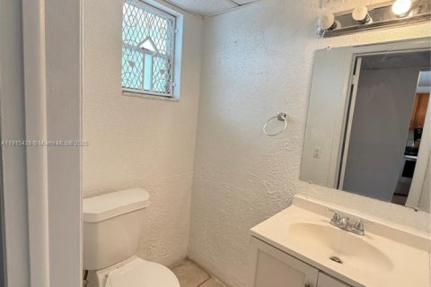 Copropriété à louer à Miami, Floride: 1 chambre, 78.97 m2 № 1971591 - photo 4