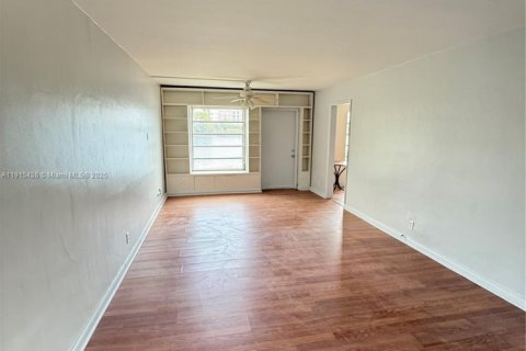 Copropriété à louer à Miami, Floride: 1 chambre, 78.97 m2 № 1971591 - photo 5