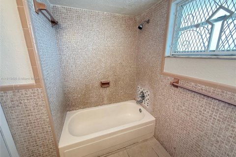 Copropriété à louer à Miami, Floride: 1 chambre, 78.97 m2 № 1971591 - photo 8