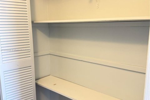 Copropriété à louer à Miami, Floride: 1 chambre, 78.97 m2 № 1971591 - photo 10