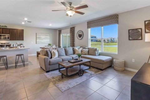 Casa en venta en Dade City, Florida, 5 dormitorios, 242.01 m2 № 1894446 - foto 8