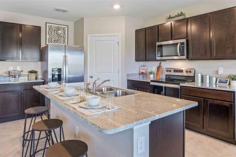 Casa en venta en Dade City, Florida, 5 dormitorios, 242.01 m2 № 1894446 - foto 4