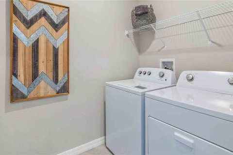 Casa en venta en Dade City, Florida, 5 dormitorios, 242.01 m2 № 1894446 - foto 18