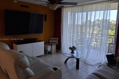 Condominio en venta en Pembroke Pines, Florida, 2 dormitorios № 1997616 - foto 21