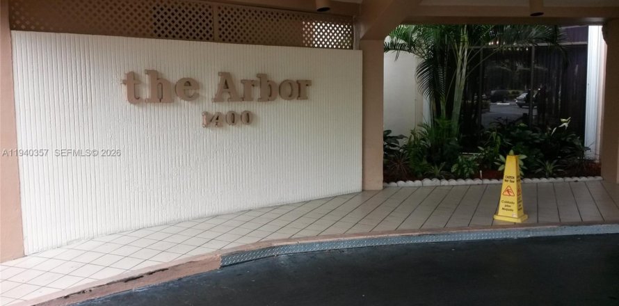 Condominio en Pembroke Pines, Florida, 2 dormitorios  № 1997616