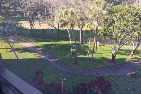 Condominio en venta en Pembroke Pines, Florida, 2 dormitorios № 1997616 - foto 28