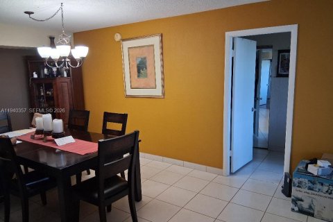 Condominio en venta en Pembroke Pines, Florida, 2 dormitorios № 1997616 - foto 22