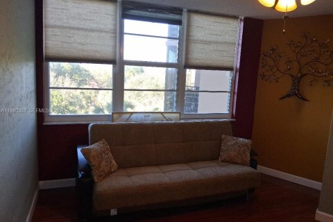 Condominio en venta en Pembroke Pines, Florida, 2 dormitorios № 1997616 - foto 17