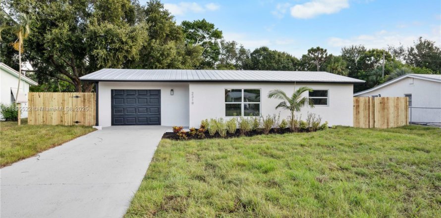 House in Jensen Beach, Florida 2 bedrooms, 103.68 sq.m. № 1877867