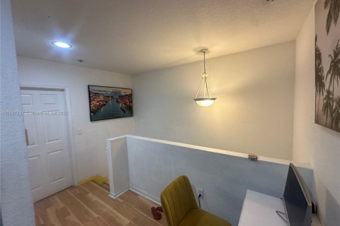 Townhouse in Miramar, Florida 3 bedrooms, 153.85 sq.m. № 2013158 - photo 18