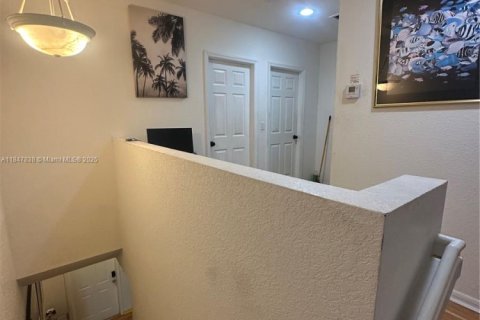 Townhouse in Miramar, Florida 3 bedrooms, 153.85 sq.m. № 2013158 - photo 15