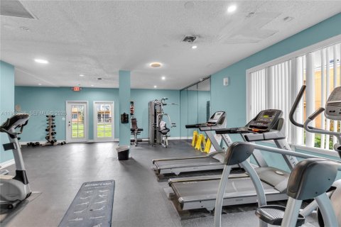 Copropriété à vendre à Hialeah, Floride: 2 chambres, 127.83 m2 № 2243938 - photo 25