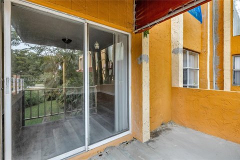 Copropriété à vendre à Hialeah, Floride: 2 chambres, 127.83 m2 № 2243938 - photo 19