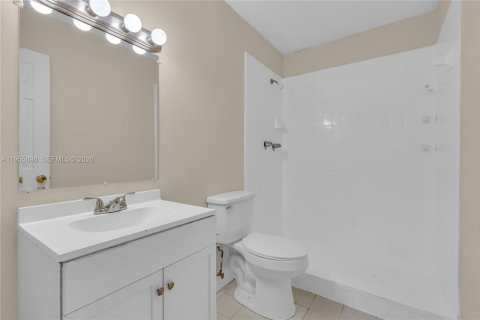 Copropriété à vendre à Hialeah, Floride: 2 chambres, 127.83 m2 № 2243938 - photo 12