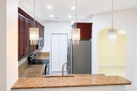 Touwnhouse à louer à Miramar, Floride: 3 chambres, 116.69 m2 № 2247867 - photo 5