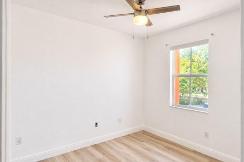 Touwnhouse à louer à Miramar, Floride: 3 chambres, 116.69 m2 № 2247867 - photo 16
