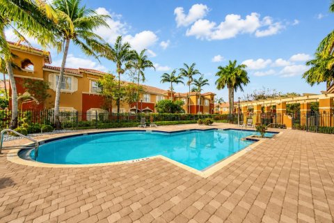 Touwnhouse à louer à Miramar, Floride: 3 chambres, 116.69 m2 № 2247867 - photo 21